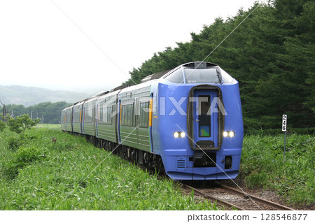 Limited Express Sarobetsu making the final sprint towards Wakkanai Limited Express Sarobetsu Soya Main Line Limited Express Sarobetsu making the final sprint towards Wakkanai Limited Express Sarobetsu Soya Main Line 128546877