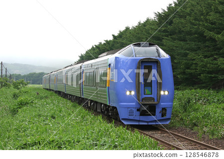 Limited Express Sarobetsu making the final sprint towards Wakkanai Limited Express Sarobetsu Soya Main Line Limited Express Sarobetsu making the final sprint towards Wakkanai Limited Express Sarobetsu Soya Main Line 128546878