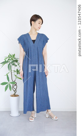 Women's summer clothing fashion coordination full body Women's summer clothing fashion coordination full body 128547406
