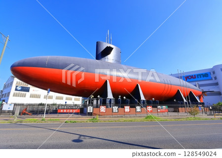 [Hiroshima Prefecture] Autumn Sky Submarine Akishio (Tetsu Whale) 128549024