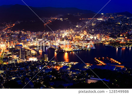 [長崎縣]從長崎山頂天文台的長崎夜景 128549986