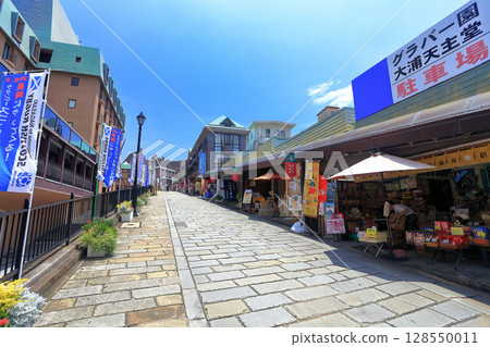 [Nagasaki Prefecture] Glover Street on a clear day 128550011
