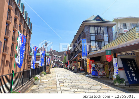 [Nagasaki Prefecture] Glover Street on a clear day 128550013