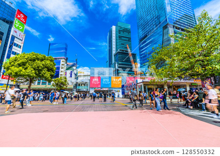 日本東京城市景觀:枯山水庭園拆除…澀谷忠犬八公像旁增設大片空間…入境旅遊持續進行…=7月17日 日本東京城市景觀:枯山水庭園拆除…澀谷忠犬八公像旁增設大片空間…入境旅遊持續進行…=7月17日 128550332