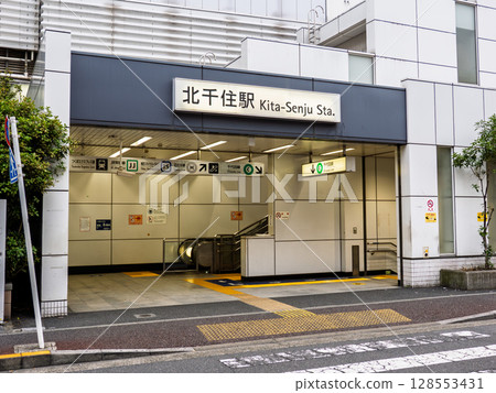 北千住站中町口站名顯示 北千住站中町口站名顯示 128553431