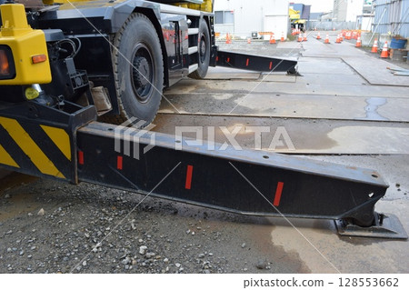 industrial crane for hoisting 128553662