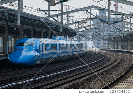 藍色新幹線 128554302