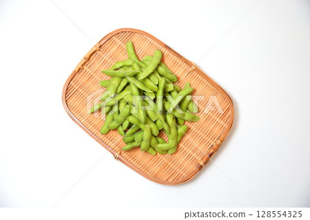 用濾鍋盛裝的美味毛豆 128554325