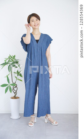 Women's summer clothing fashion coordination full body Women's summer clothing fashion coordination full body 128554369