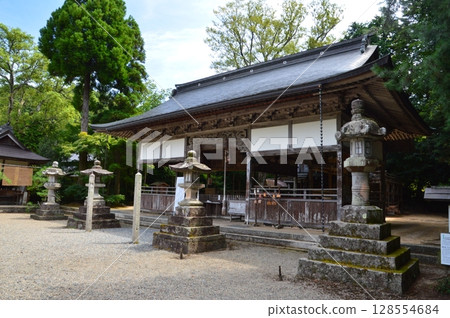 The worship hall of Urashima Shrine (141 Honjohama, Ine-cho, Yosa-gun, Kyoto Prefecture) The worship hall of Urashima Shrine (141 Honjohama, Ine-cho, Yosa-gun, Kyoto Prefecture) 128554684