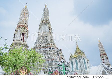 Wat Arun (Bangkok) Thailand 128555358