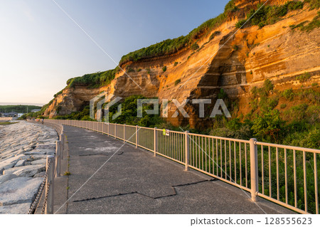 Chiba Prefecture: Sunset at Byobugaura, a natural monument of Chiba Chiba Prefecture: Sunset at Byobugaura, a natural monument of Chiba 128555623