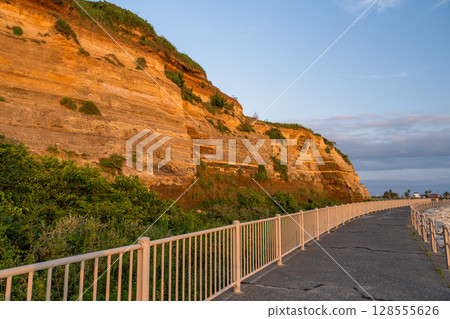 千葉縣：千葉縣天然紀念物屏風浦的日落 128555626