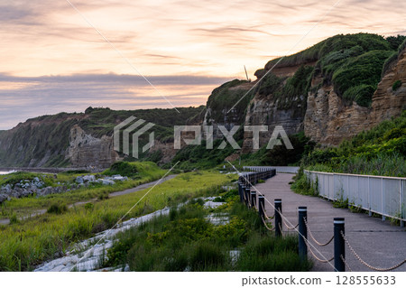 千葉縣：千葉縣天然紀念物屏風浦的日落 128555633