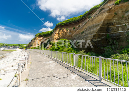 Chiba Prefecture: Byobugaura, summer blue sky 128555810