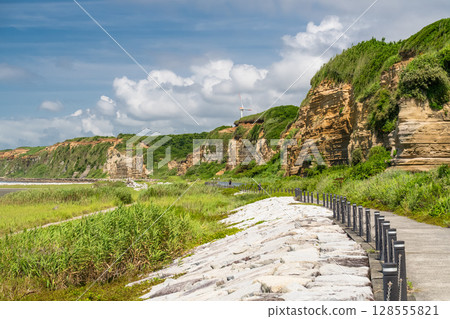 Chiba Prefecture: Byobugaura, summer blue sky 128555821