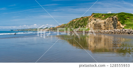 Chiba Prefecture: Byobugaura, summer blue sky 128555933