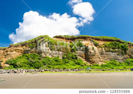Chiba Prefecture: Byobugaura, summer blue sky Chiba Prefecture: Byobugaura, summer blue sky 128555989