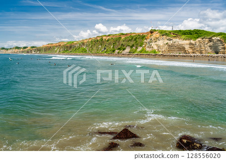 Chiba Prefecture: Byobugaura, summer blue sky 128556020