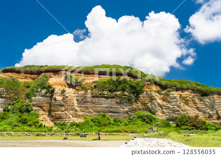 Chiba Prefecture: Byobugaura, summer blue sky Chiba Prefecture: Byobugaura, summer blue sky 128556035