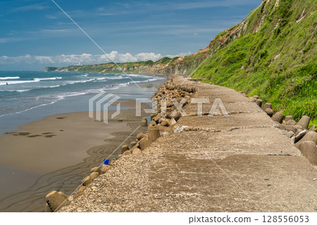 Chiba Prefecture: Byobugaura, summer blue sky Chiba Prefecture: Byobugaura, summer blue sky 128556053