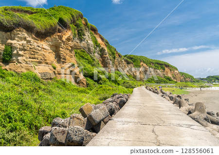 千葉縣:屏風浦、夏日藍天 千葉縣:屏風浦、夏日藍天 128556061