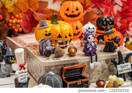 Halloween decoration 128556358