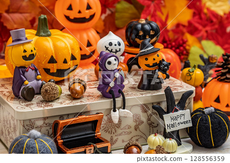 Halloween | Skeleton Ghost and Friends Halloween | Skeleton Ghost and Friends 128556359