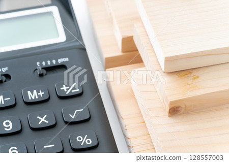 計算器和木頭 128557003