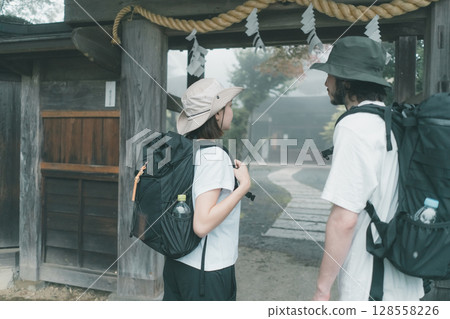 ryokan, japanese inn, heterosexual couple 128558226
