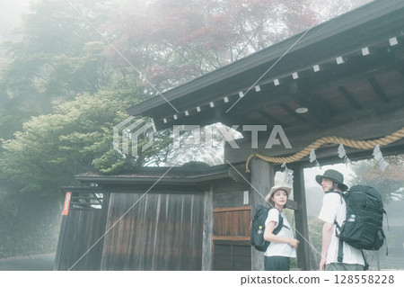 ryokan, japanese inn, heterosexual couple 128558228