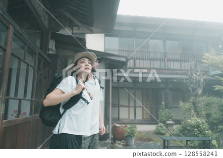 ryokan, japanese inn, heterosexual couple 128558241