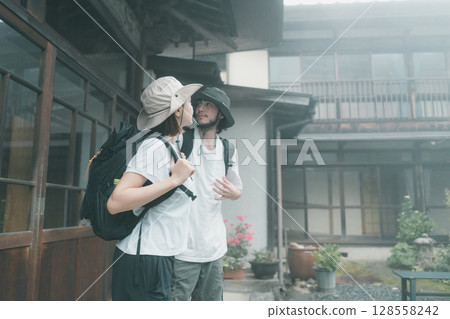 日式旅店 夫婦 情侶 128558242