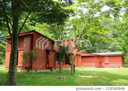 A summer house located in Karuizawa Taliesin on the shores of Lake Shiozawa 128560846