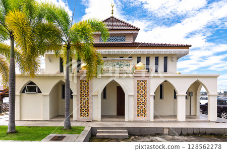 Surau Haji Abas Sulaiman stands majestically in Bandar Seri Begawan, Brunei showcasing Islamic architecture and serenity Surau Haji Abas Sulaiman stands majestically in Bandar Seri Begawan, Brunei showcasing Islamic architecture and serenity 128562278