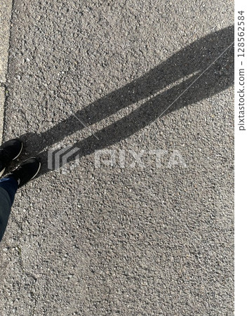 Woman's Shadow 128562584