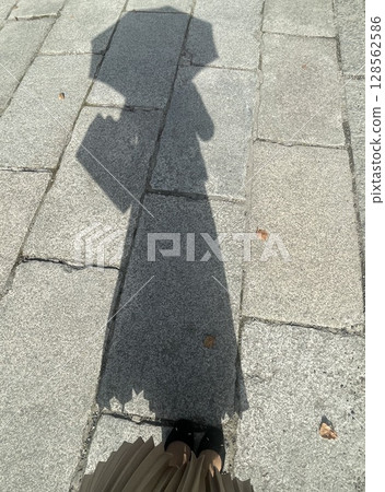 Woman's Shadow 128562586