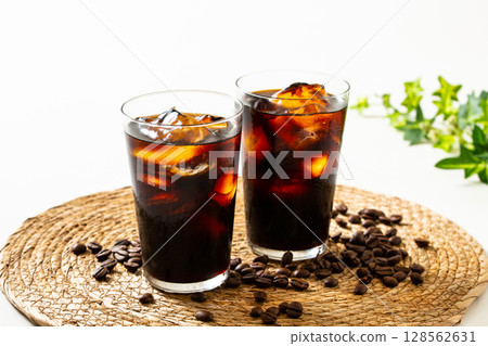 Iced coffee and coffee beans 128562631