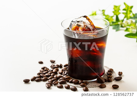 Iced coffee and coffee beans 128562737