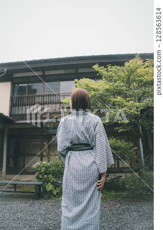 female, females, woman 128563614