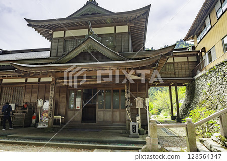 12th of the 88 Shikoku Temples, Yakisanji Temple, Sutra Office, Kamiyama Town, Tokushima Prefecture 128564347