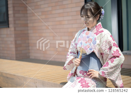 思想浴衣女士 思想浴衣女士 128565242