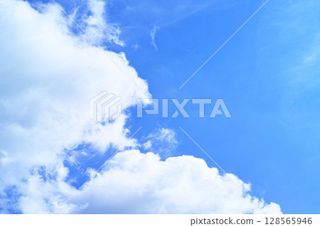 藍色的天空和雲圖像 128565946