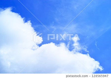 藍色的天空和雲圖像 128565947