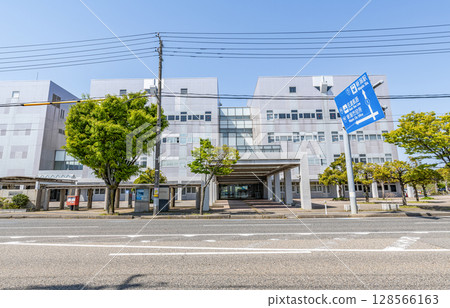新潟Unison廣場是新潟縣新潟市的多功能設施 新潟Unison廣場是新潟縣新潟市的多功能設施 128566163