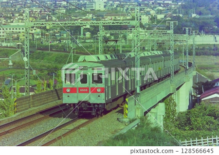 Denentoshi Line, Ichigao-Fujigaoka before the Yokohama Aoba Interchange, 8508-5 cars, November 5, 1978 Denentoshi Line, Ichigao-Fujigaoka before the Yokohama Aoba Interchange, 8508-5 cars, November 5, 1978 128566645