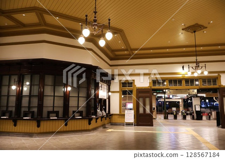 Mojiko Station in the early morning (Nishikaigan 1-chome, Moji Ward, Kitakyushu City, Fukuoka Prefecture) Mojiko Station in the early morning (Nishikaigan 1-chome, Moji Ward, Kitakyushu City, Fukuoka Prefecture) 128567184