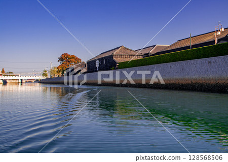 Solder canal 128568506