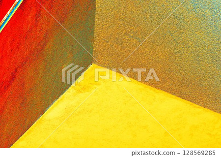 Overhanging corner of a modern office building 128569285