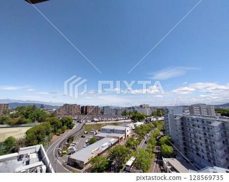 枚方市：藍天下的郡賀岡街道 128569735
